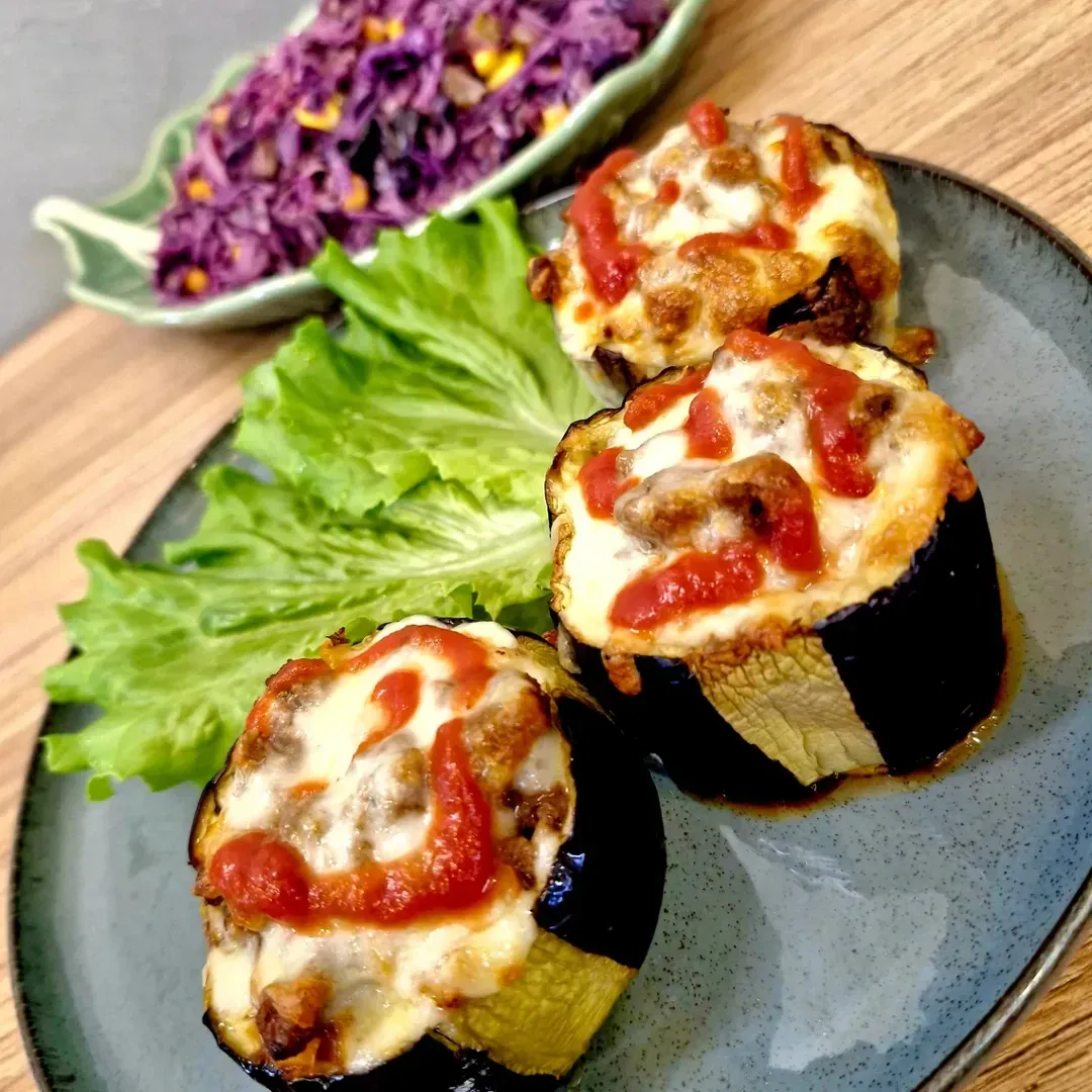 Baklažanų bokšteliai įdaryti jautienos faršu ir sūriu 🍆🫑