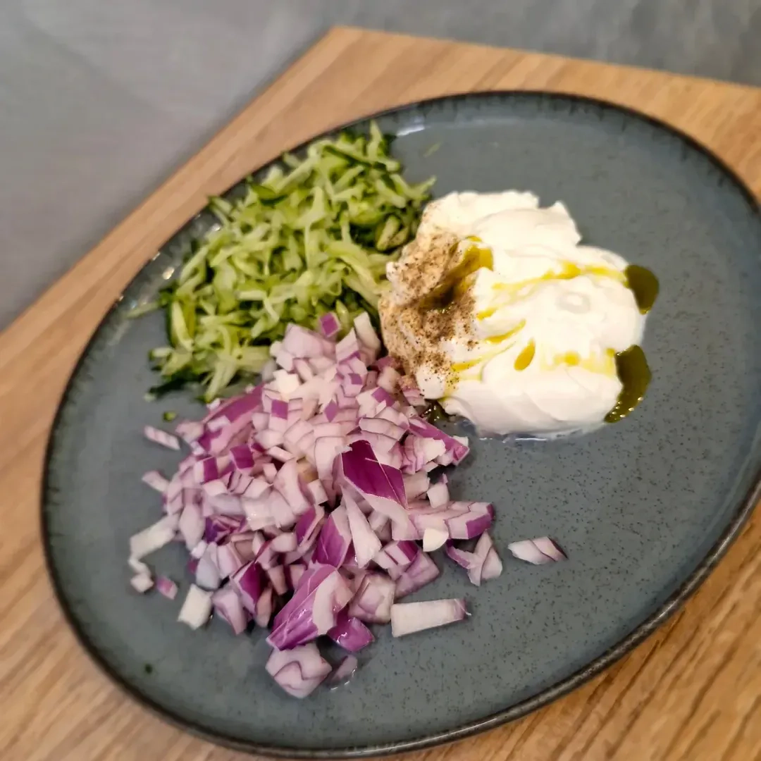 Bulvių - traškių avinžirnių salotos su jogurtiniu padažu 🥔🌿