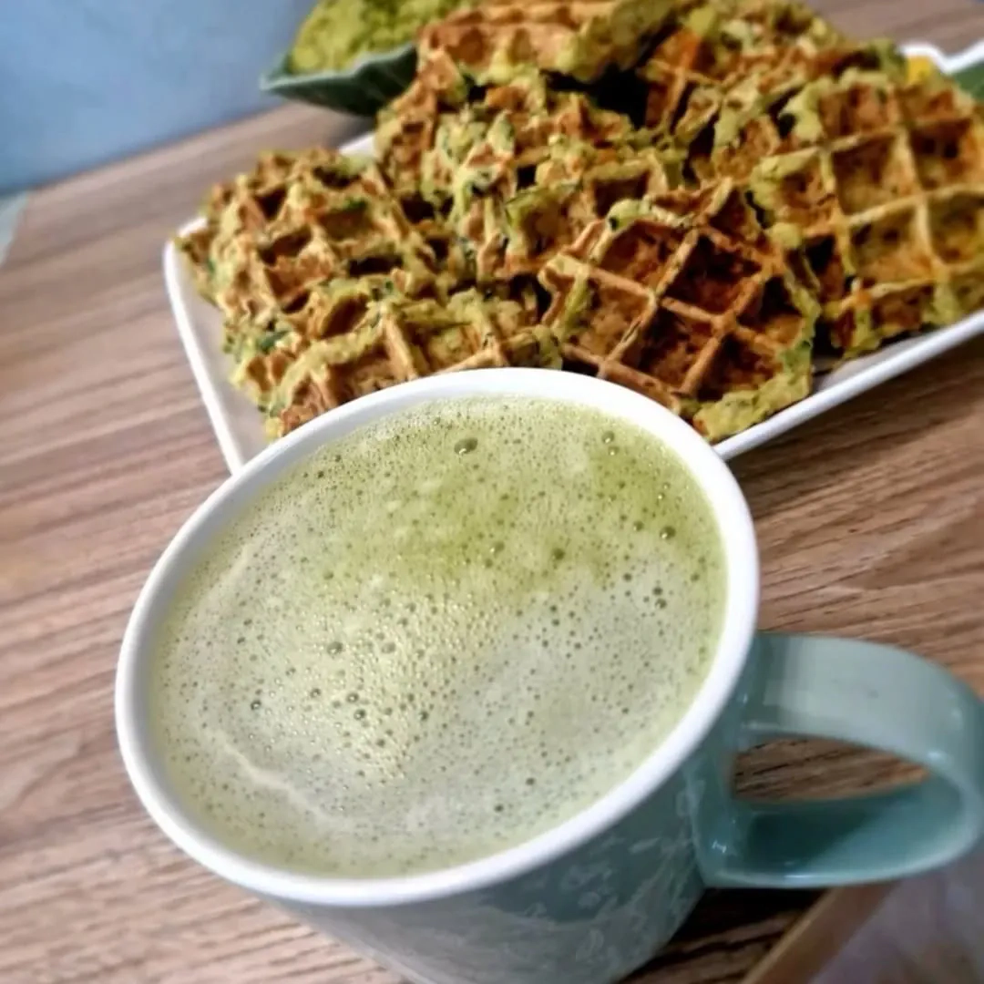 Burokine tarka tarkuotų cukinijų vafliai su avokado padažu 🥑🍋