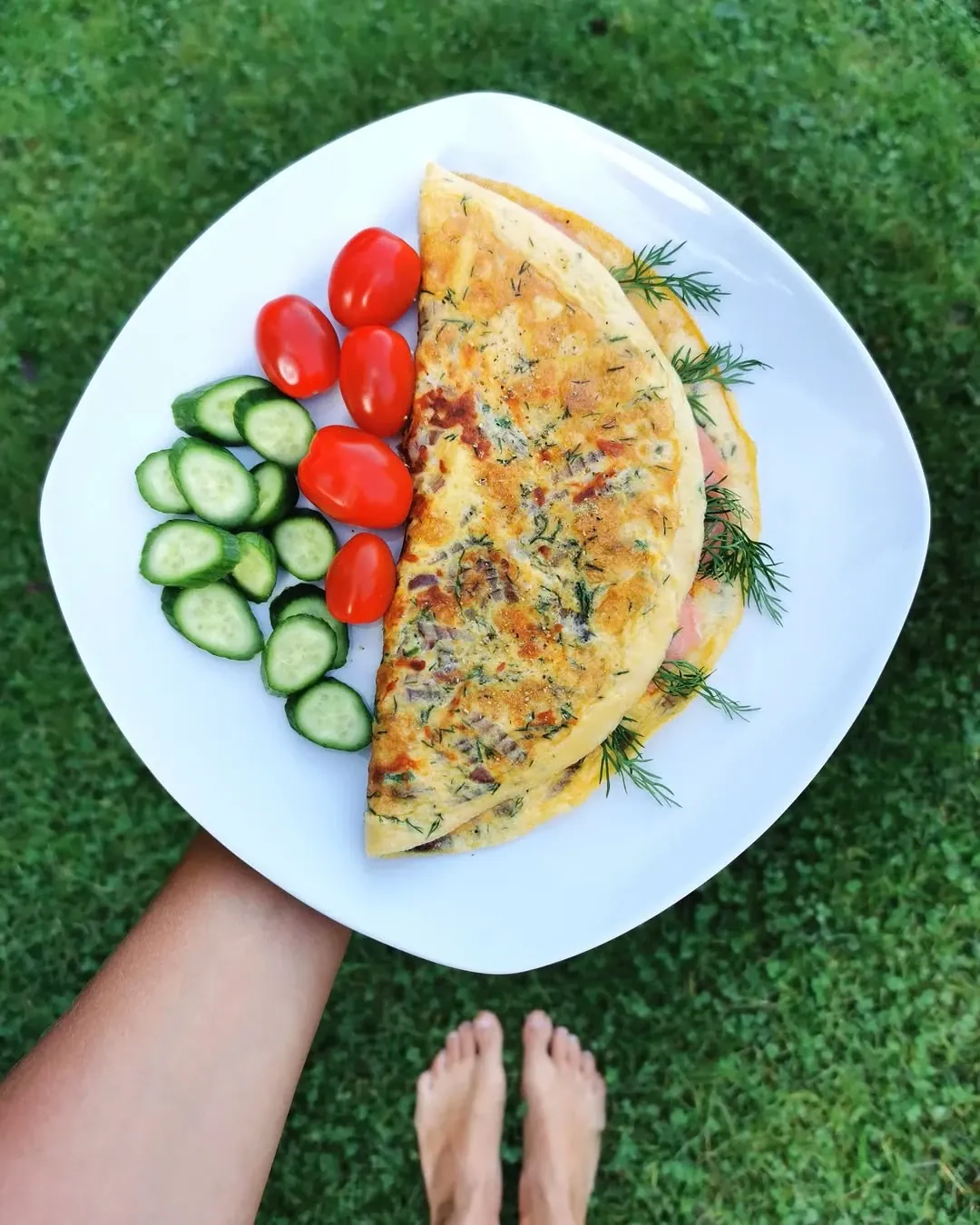 Omletas su sūdyta lašiša ir pienu