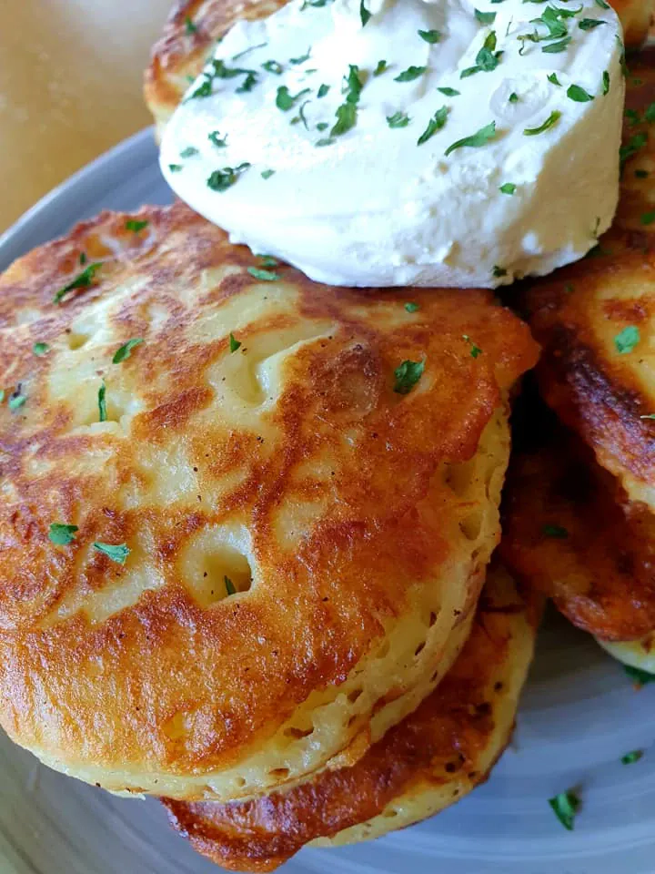 Bulviu košės blynai su šonine