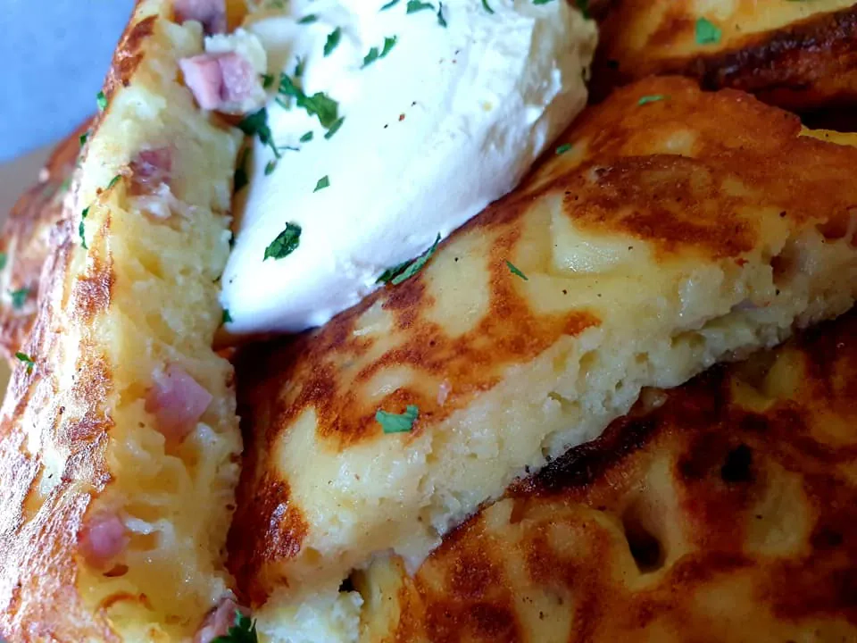 Bulviu košės blynai su šonine