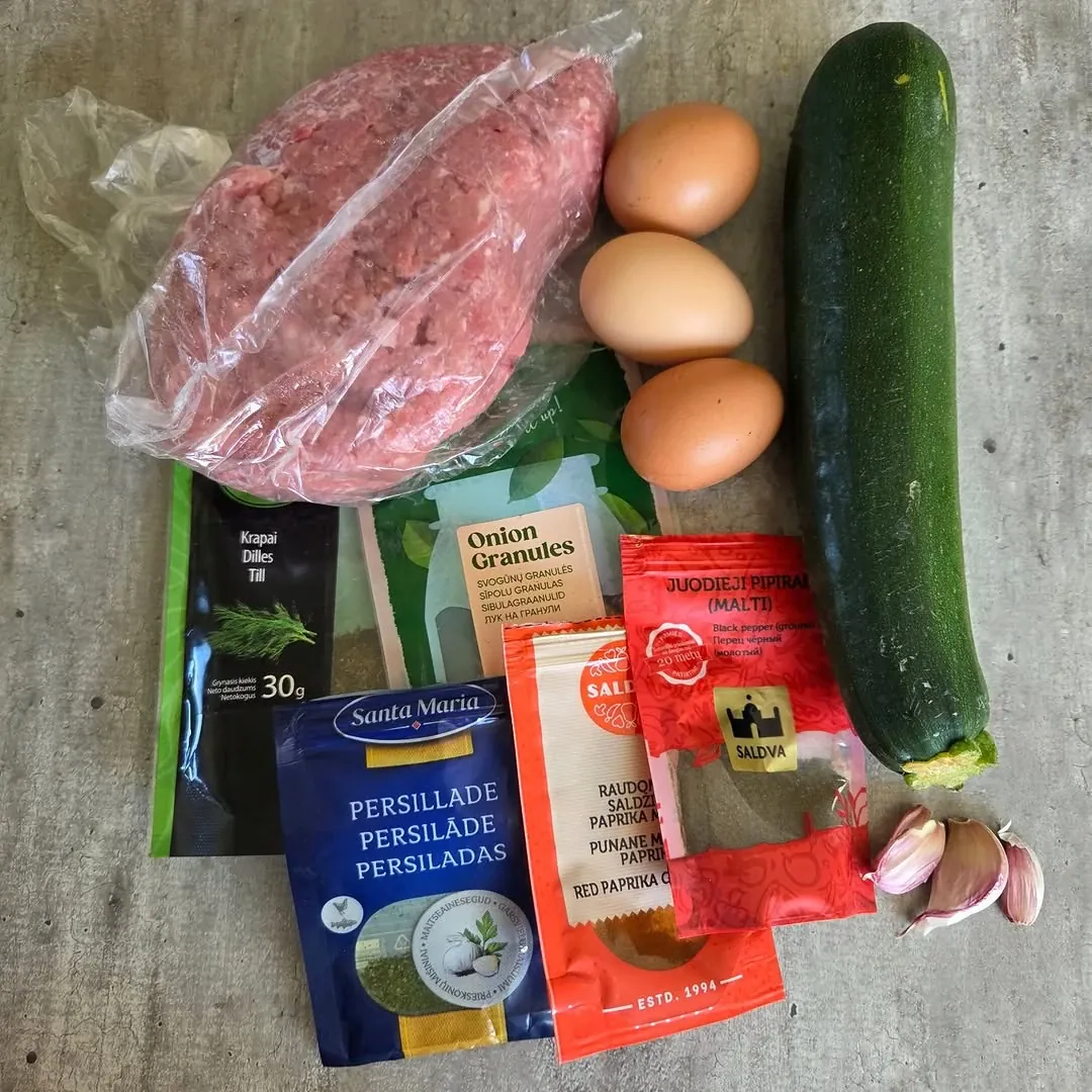 Sveikesni kalakutienos kotletukai su cukinija