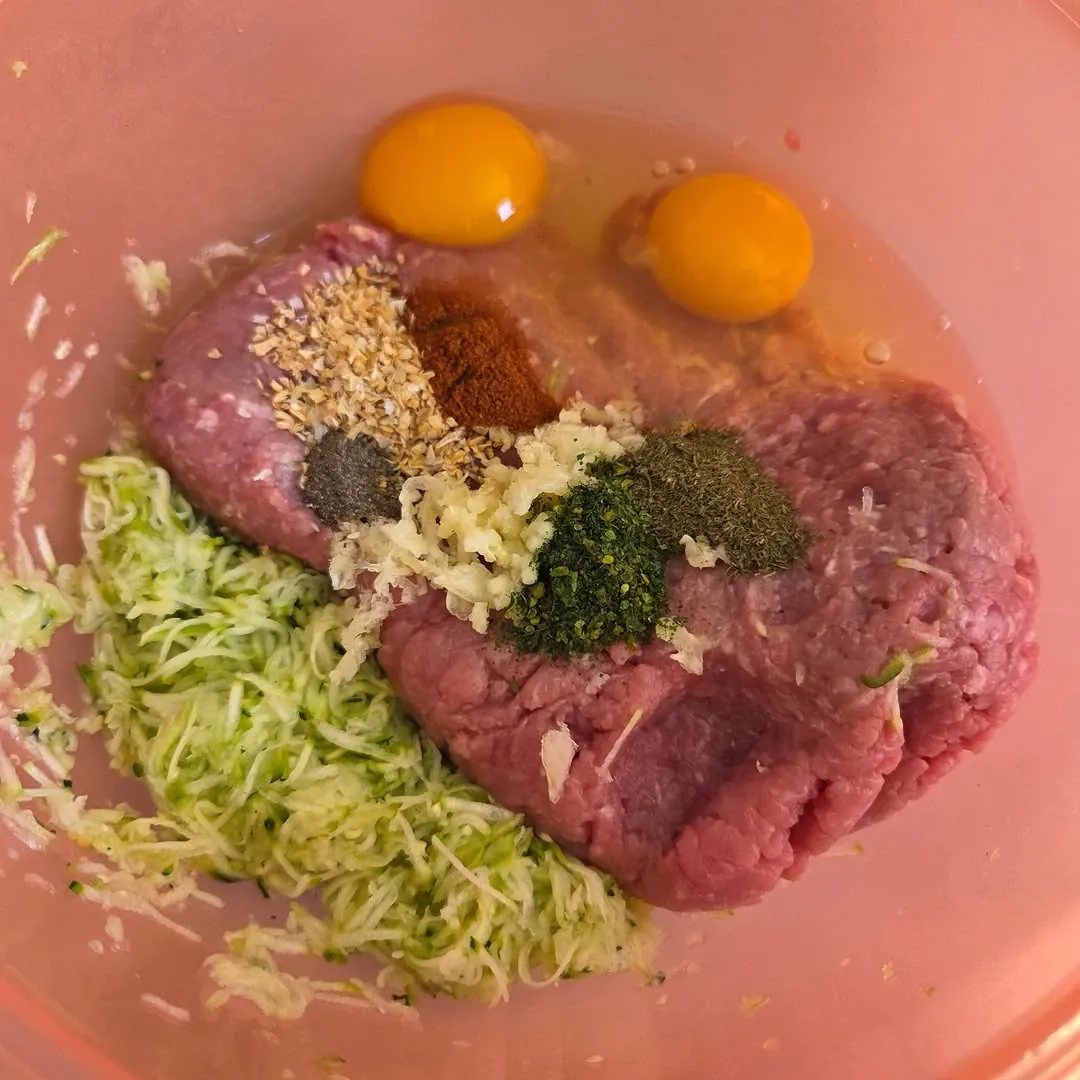 Sveikesni kalakutienos kotletukai su cukinija