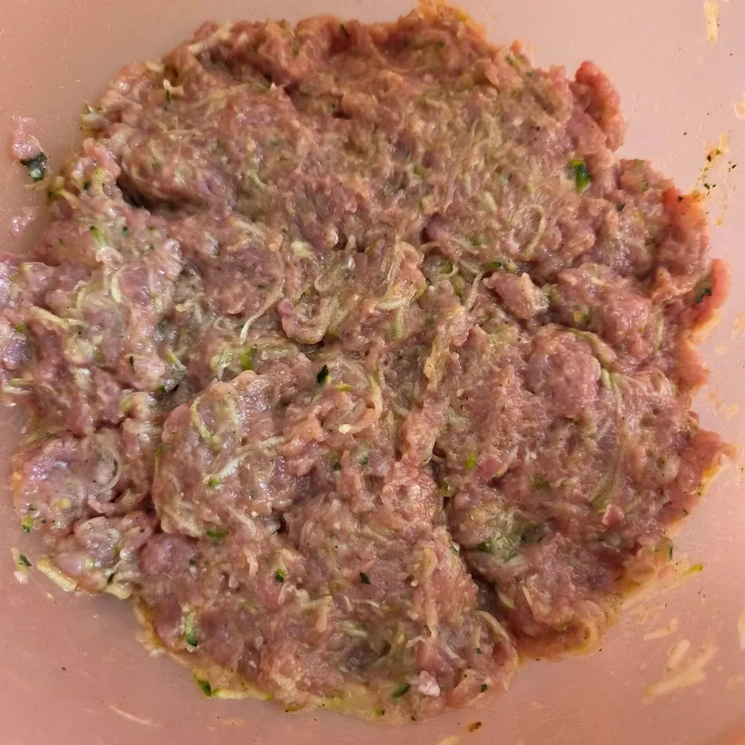 Sveikesni kalakutienos kotletukai su cukinija