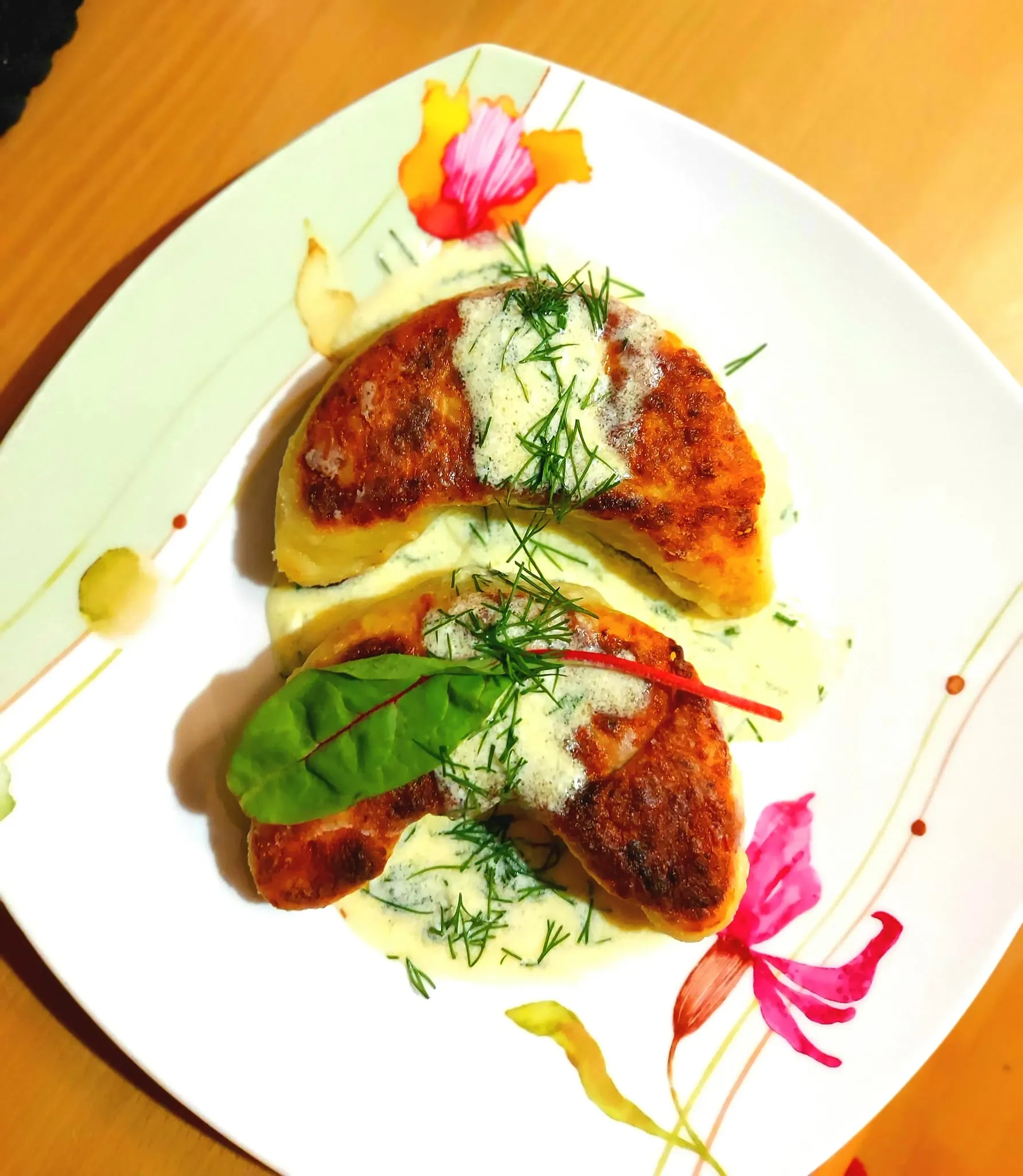 Bulviniai rageliai su virta mėsa ir padažu