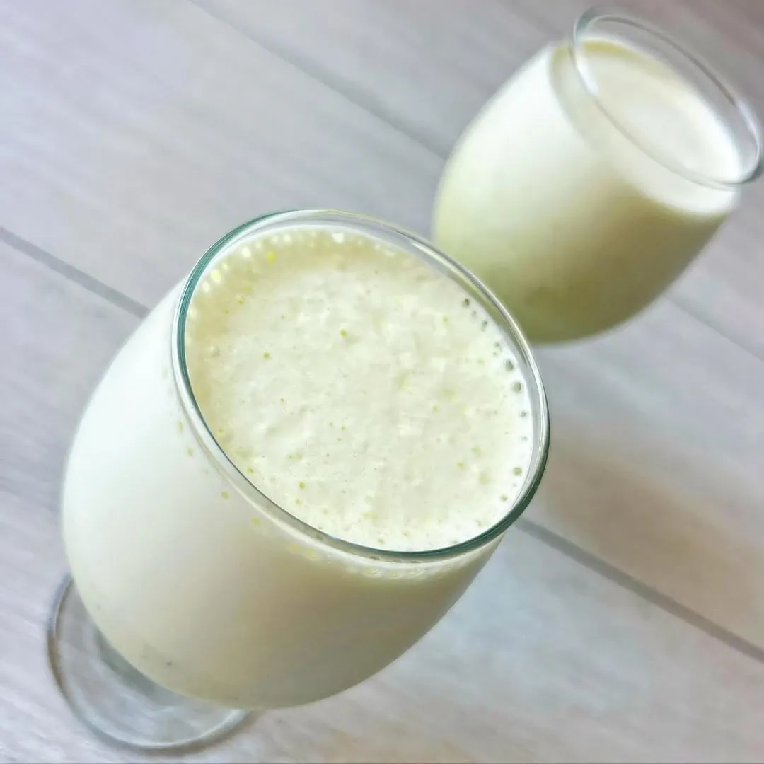 Zumo digestivo natural con jengibre, piña y aloe vera