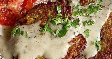 Placki ziemniaczane z kurczakiem i pieczarkami