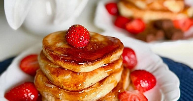 Keto naleśniki z budyniu – prosty przepis bez mąki i cukru