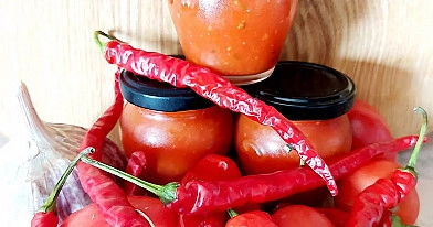 Saldā čilli mērce mājas apstākļos