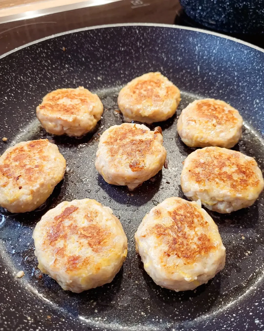 Šamo plėšiko kotletai, kepti keptuvėje