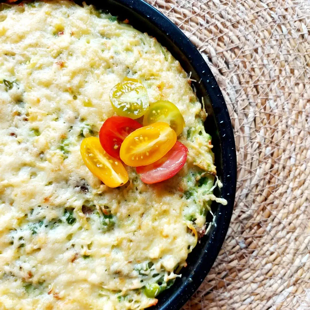 Dārzeņu un olu nūdeļu sacepums cepeškrāsnī – viegli, ātri un sātīgi