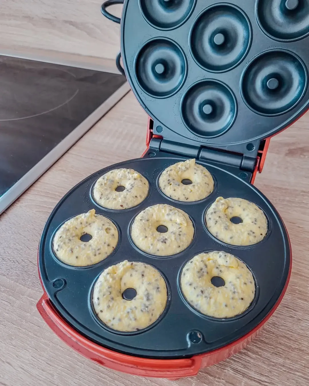 Sveikesnės varškės spurgytės su graišku jogurtu, be aliejaus kepimo