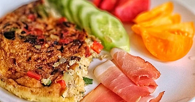 Omletas su miltais ir daržovėmis