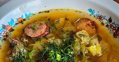 Kapuśniak z młodej kapusty i ziemniaków