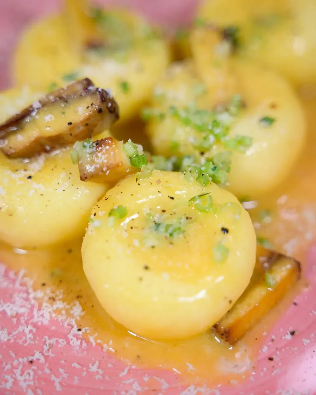 Kluski śląskie z sosem carbonara i tofu