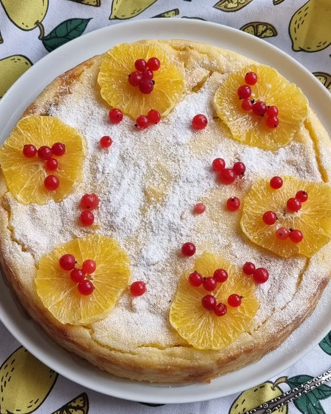 Mannas pīrāgs ar rikotas sieru grieķu gaumē