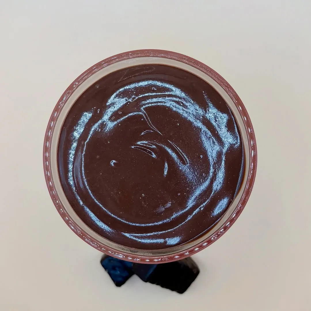 Michałkowa pianka z galaretką, skyr i czekoladową polewą