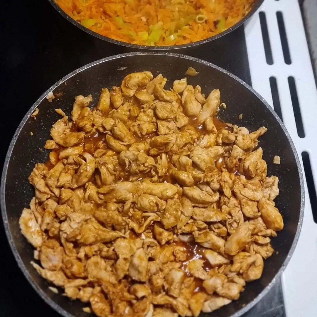 Vistas filejas strēmelītes burkānu mērcē