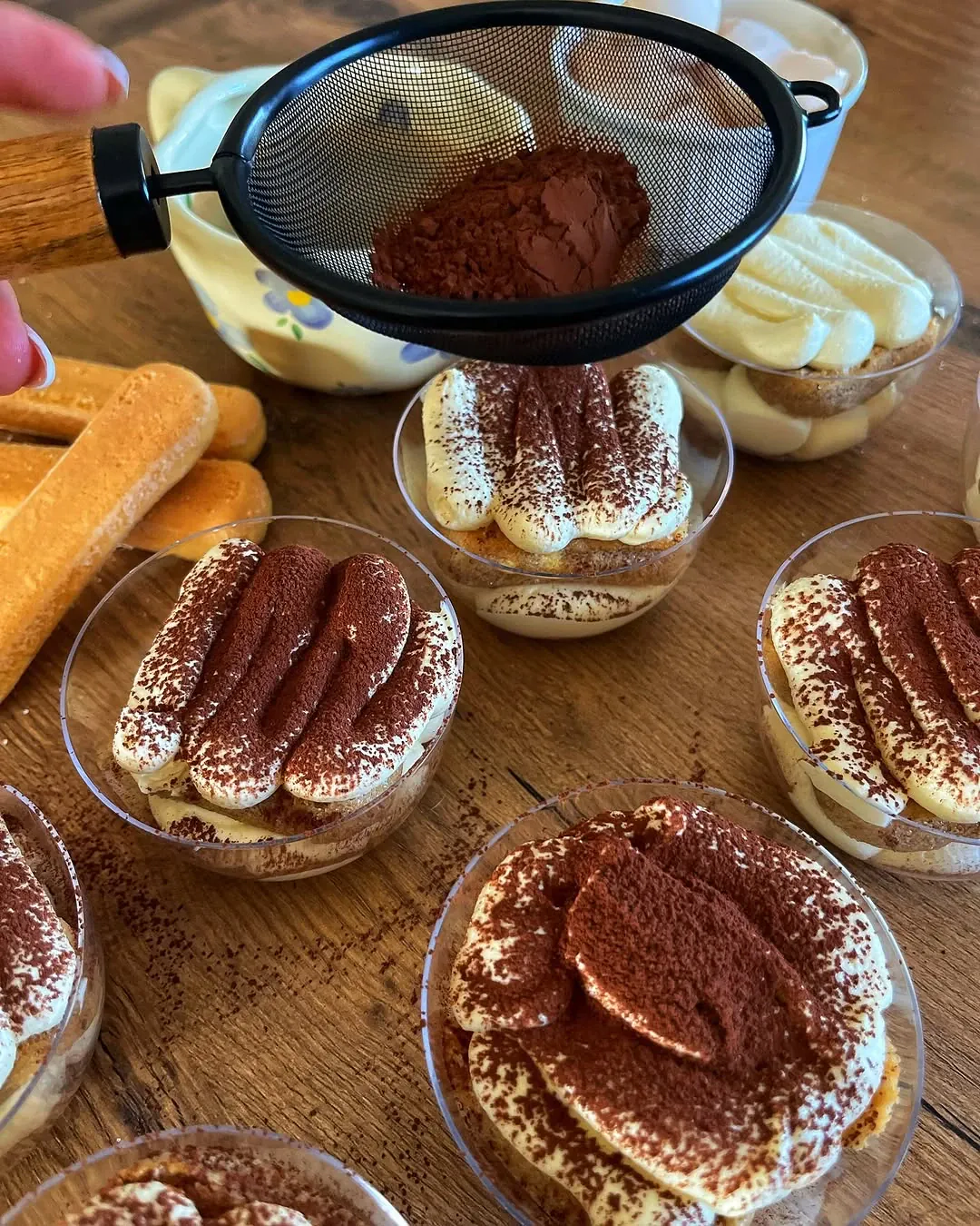 Tiramisu w pucharkach - klasyczny włoski deser w mini wersji