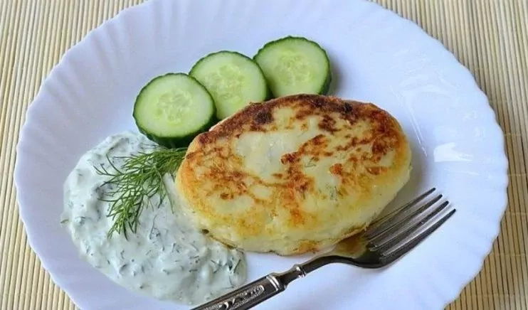 Virtų bulvių blyneliai su pievagrybių įdaru