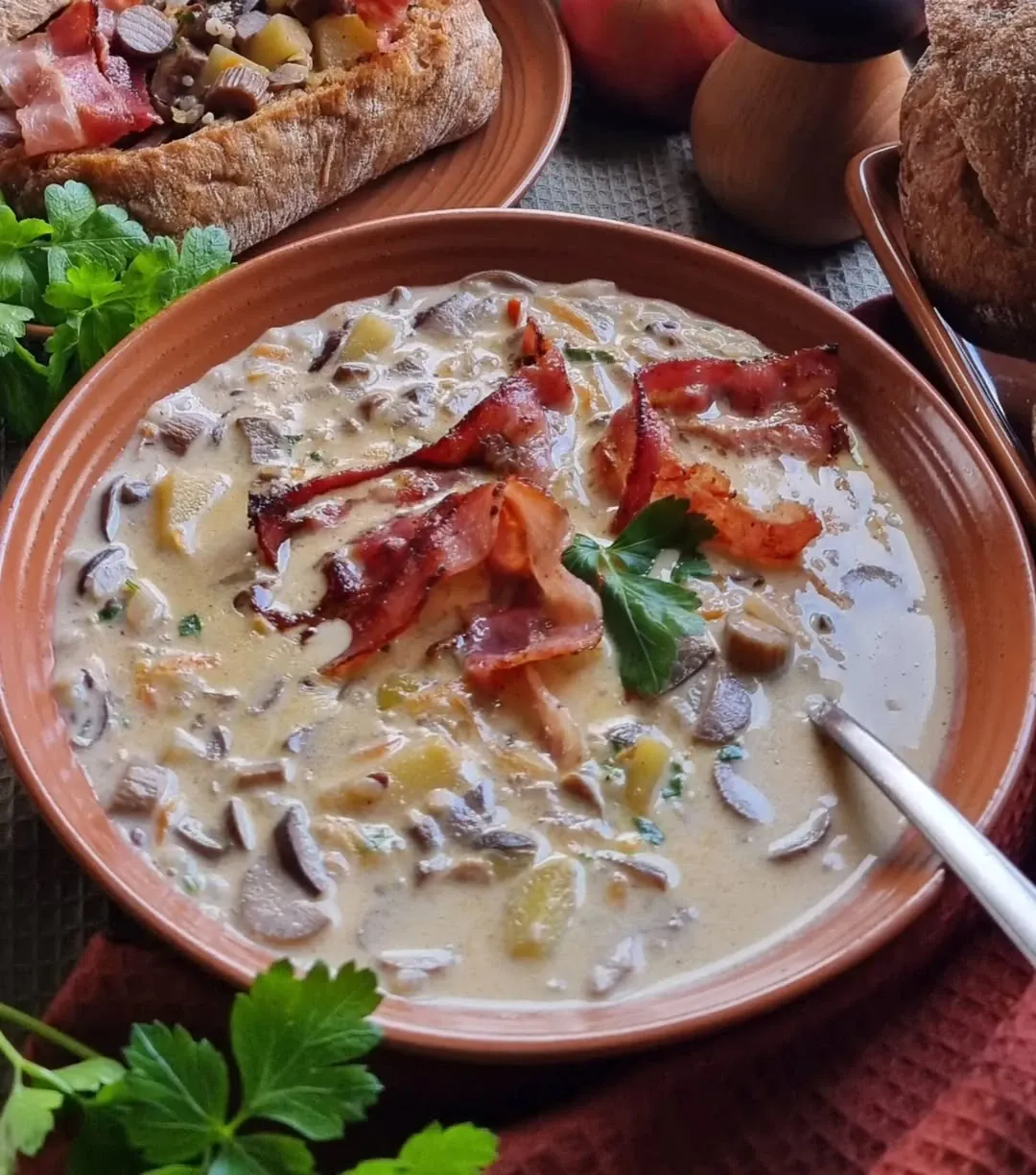 Baraviku zupa ar grūbām un bekonu
