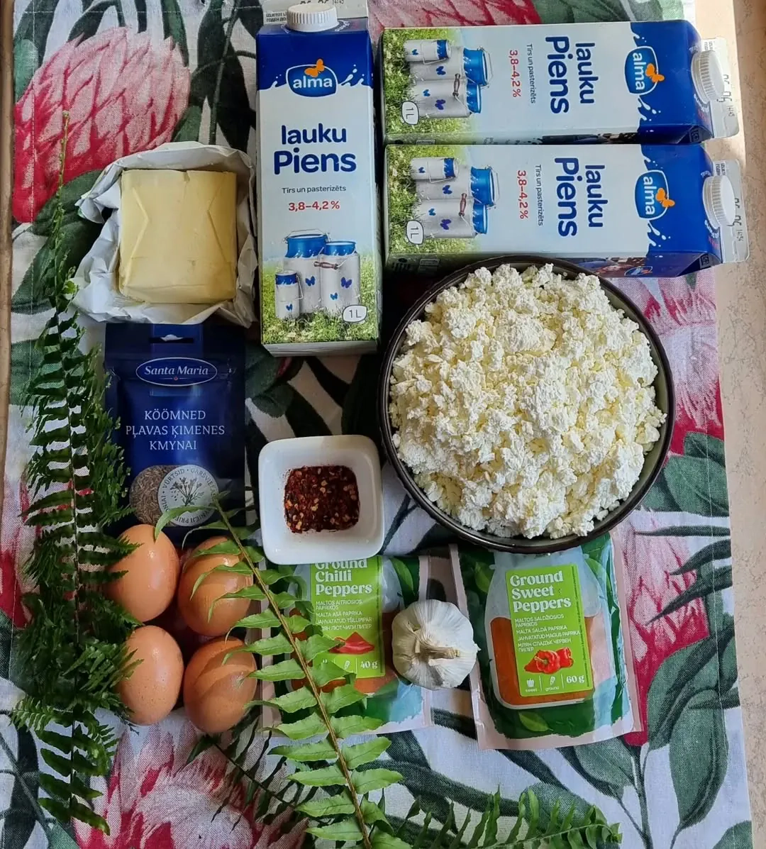 Ķimeņu siers un pikantais siers mājas gaumē Līgo svētkiem