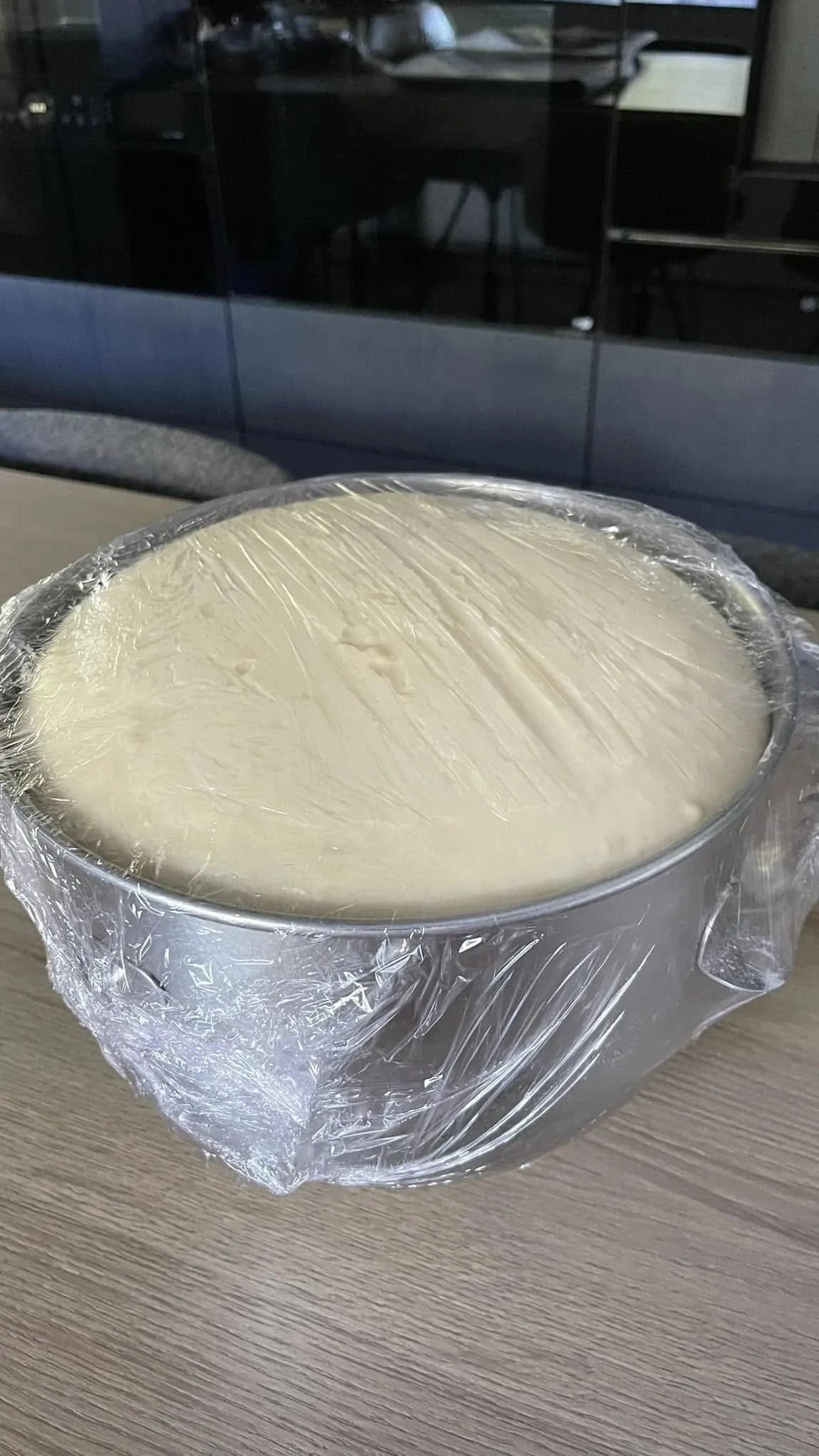 Purios brioche bandelės su mėlynėmis, juodaisiais serbentais ir cinamoniniais trupiniais