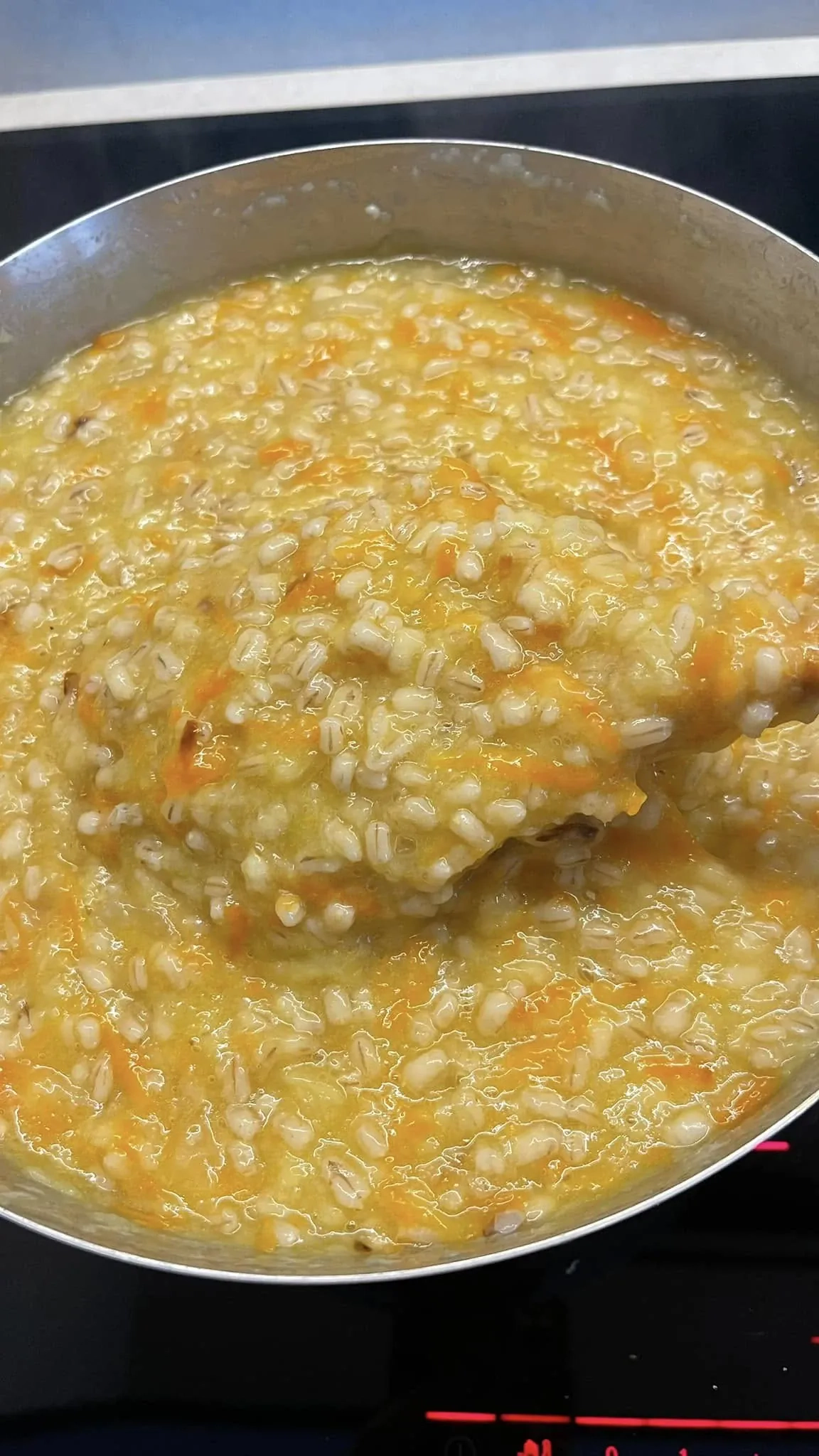 Šilkinė perlinė košė su vištiena ir daržovėmis