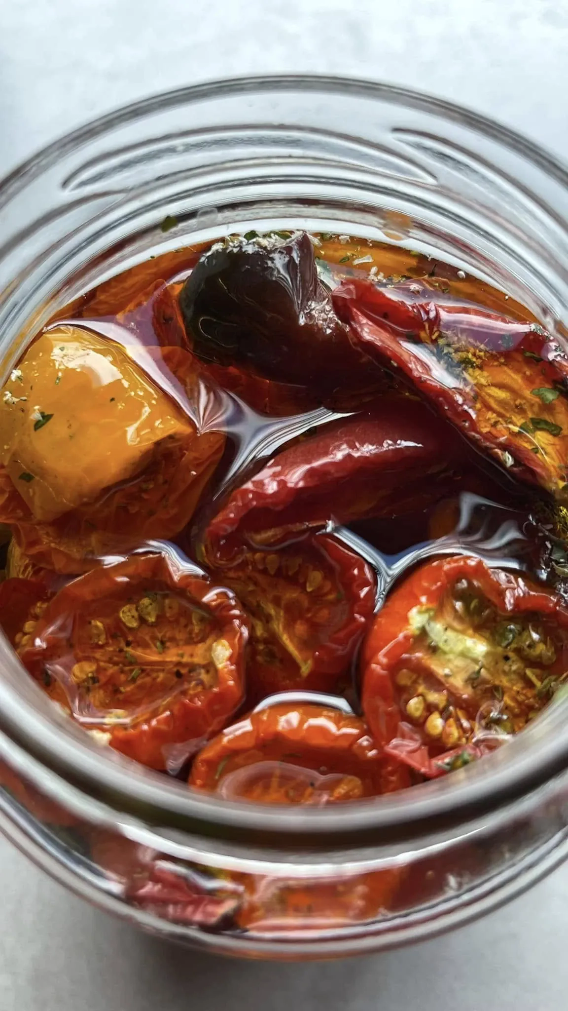 Lietuviški džiovinti pomidorai, marinuoti itališkame aliejuje