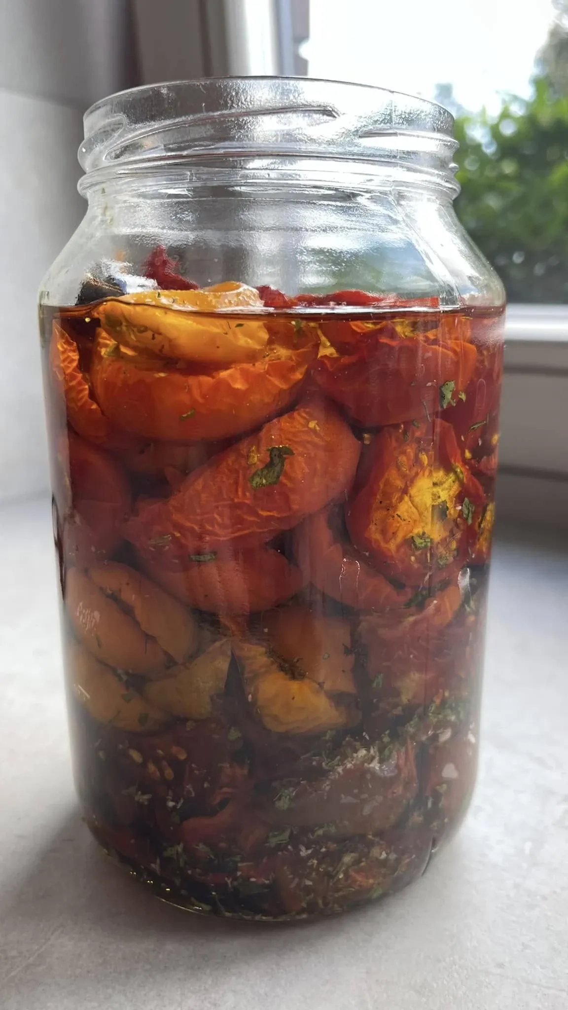 Lietuviški džiovinti pomidorai, marinuoti itališkame aliejuje