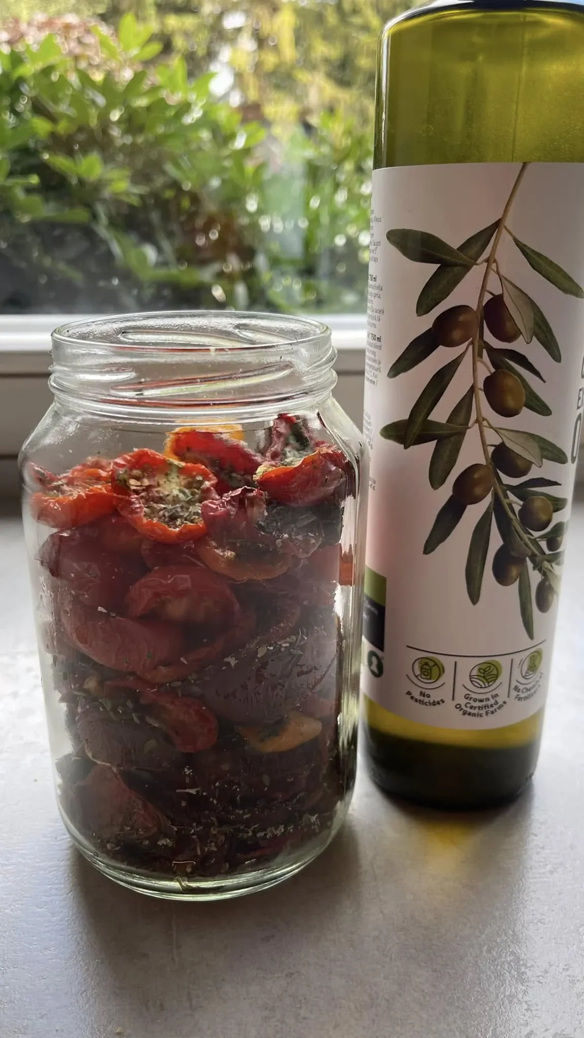 Lietuviški džiovinti pomidorai, marinuoti itališkame aliejuje