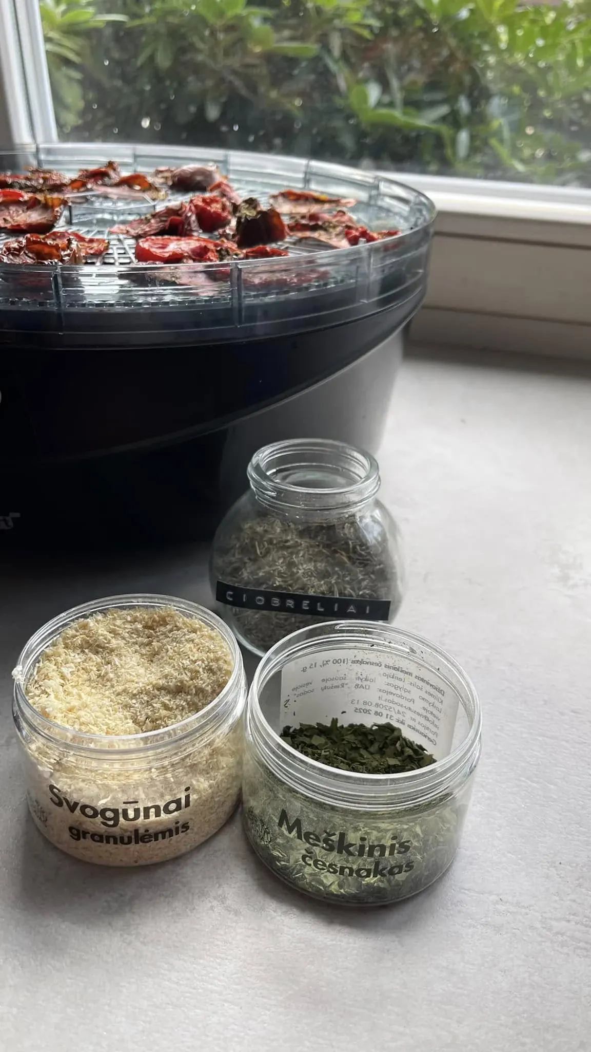 Lietuviški džiovinti pomidorai, marinuoti itališkame aliejuje