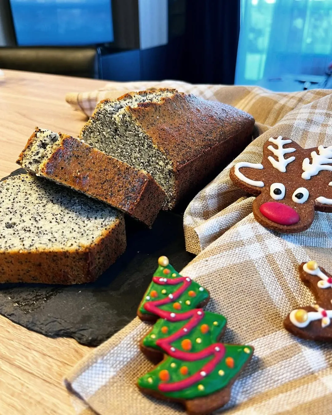 Drėgnas apelsininis aguonų keksas