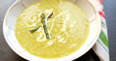 Trinta smidrų sriuba su grietinėle ir pelėsiniu sūriu