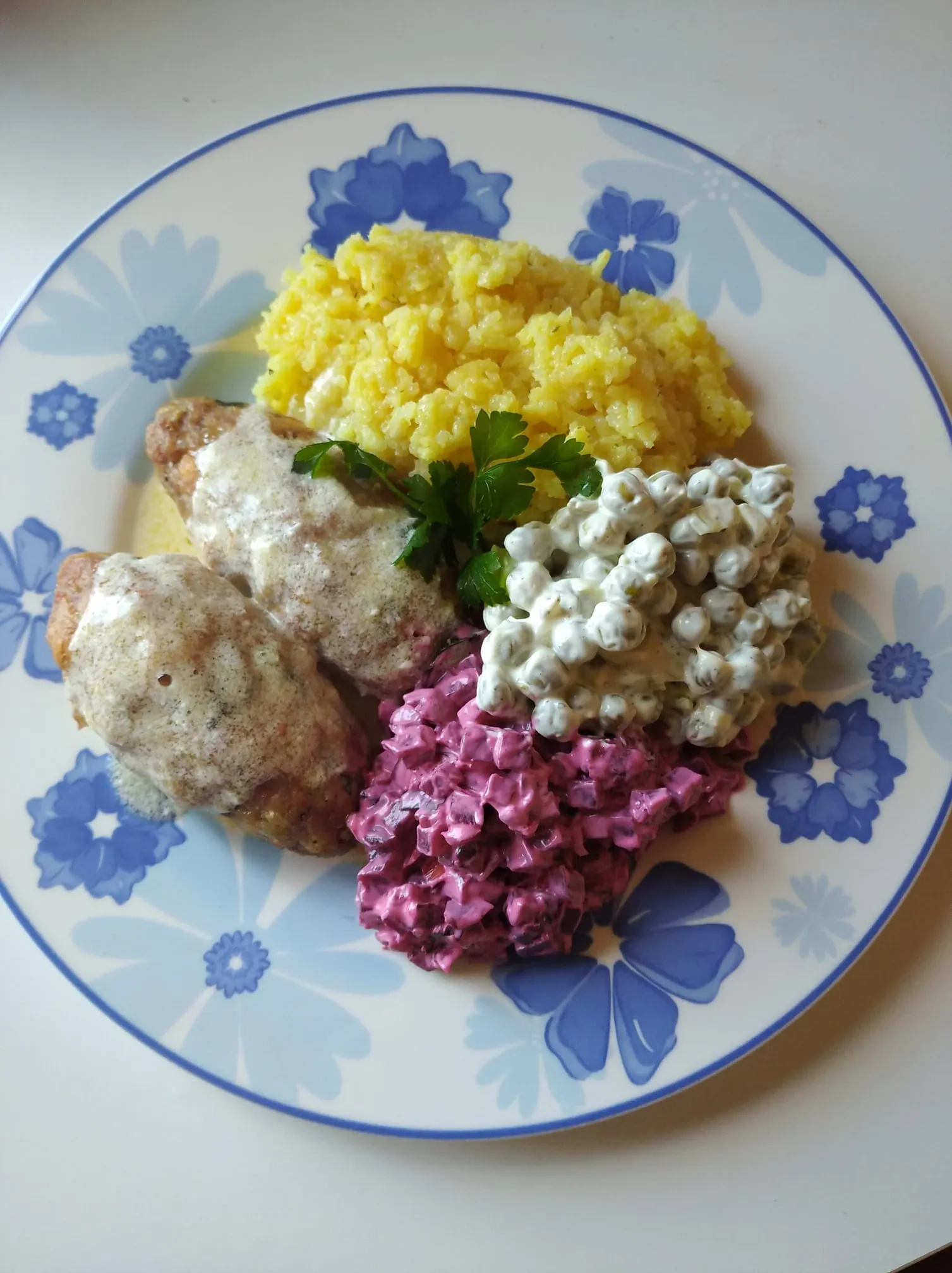 Įdaryti kotletai su sūriu ir česnaku