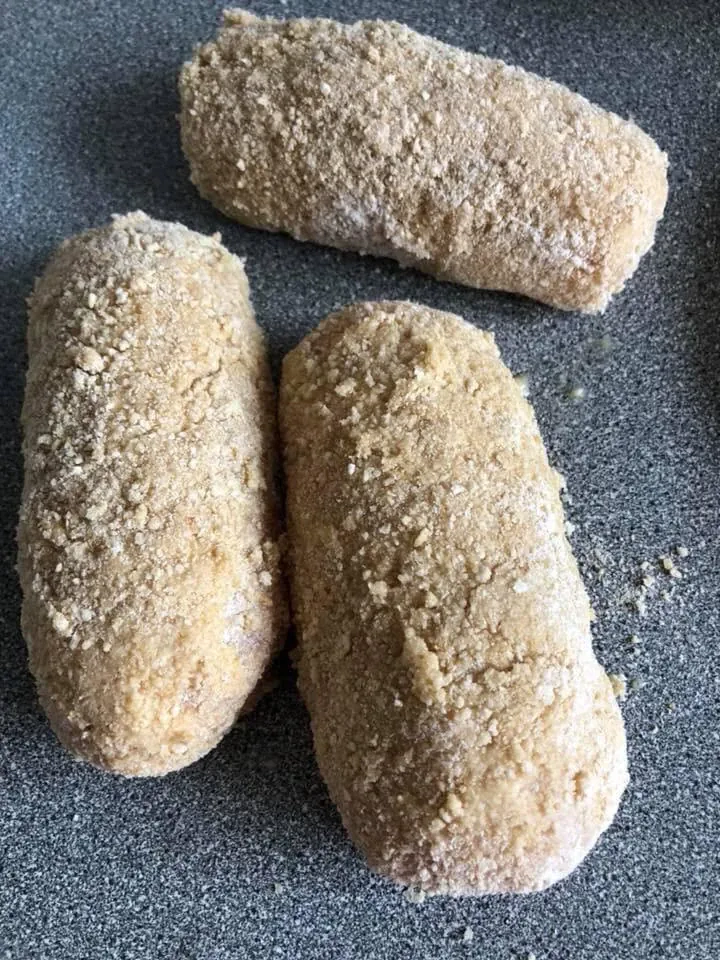 Kijevo kotletai iš vištienos krūtinėlės, su česnakiniu sviestu