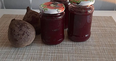 Burokėliai su pomidorų padažu žiemai