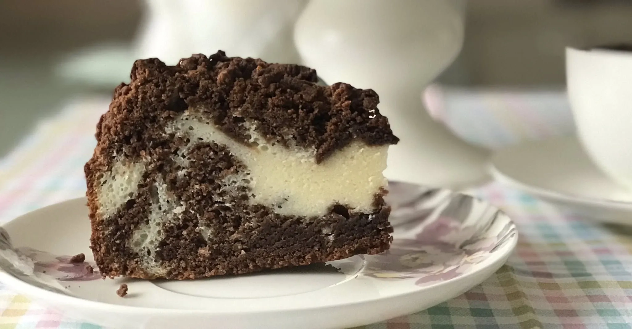 Trupininis kakavinis pyragas su varške ir grietine 🍰