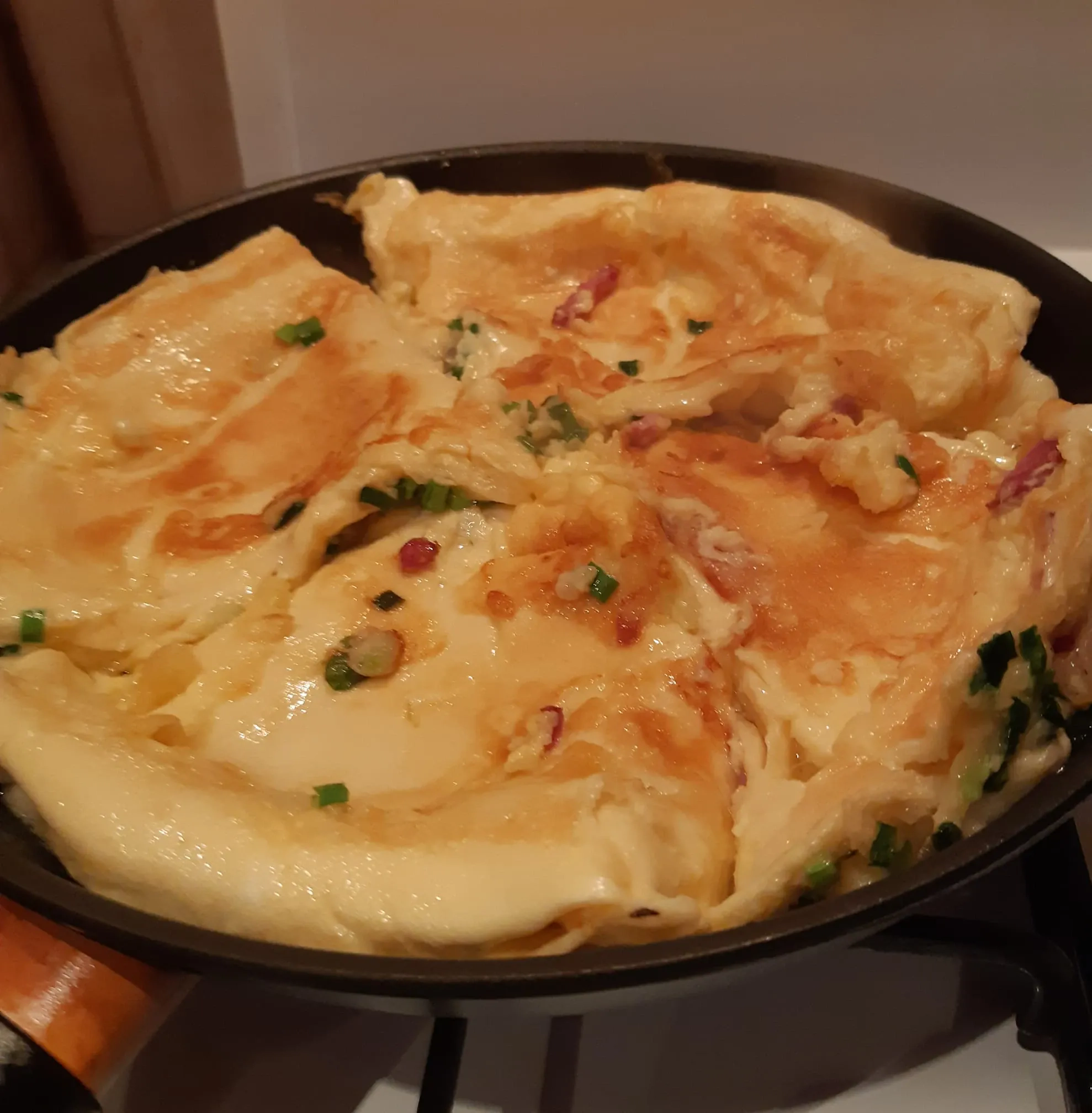 Kiaušinienė su pienu ir miltais