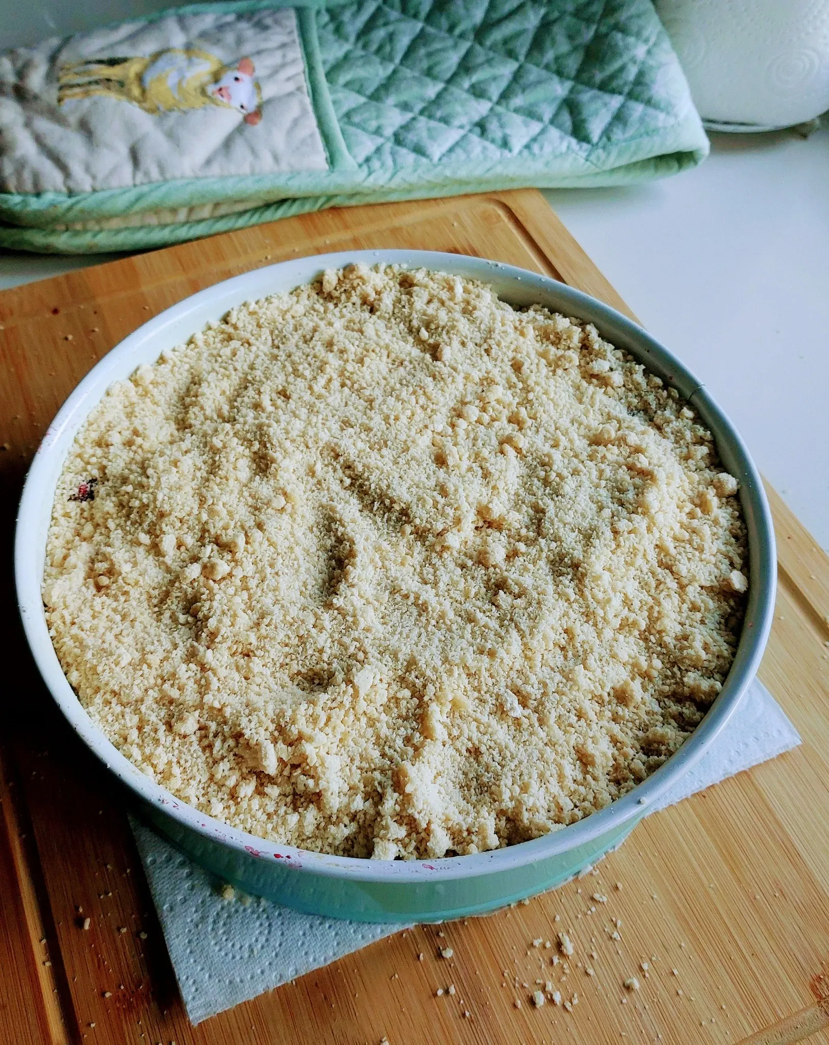 Trupininis pyragas su šaldytomis uogomis