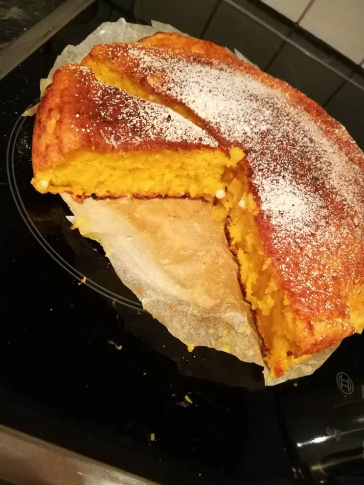 Drėgnas ir skanus moliūgų pyragas su obuoliais