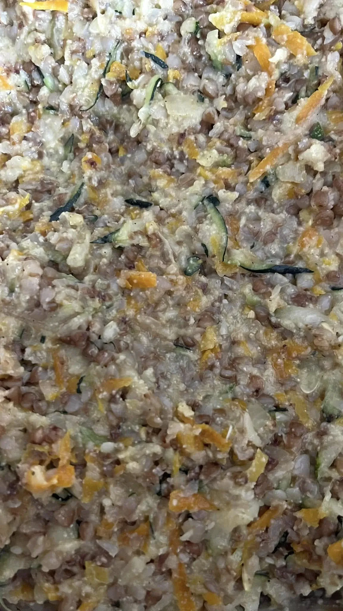 Virtų grikių ir tarkuotų cukinijų kotletai su morkomis bei sūriu