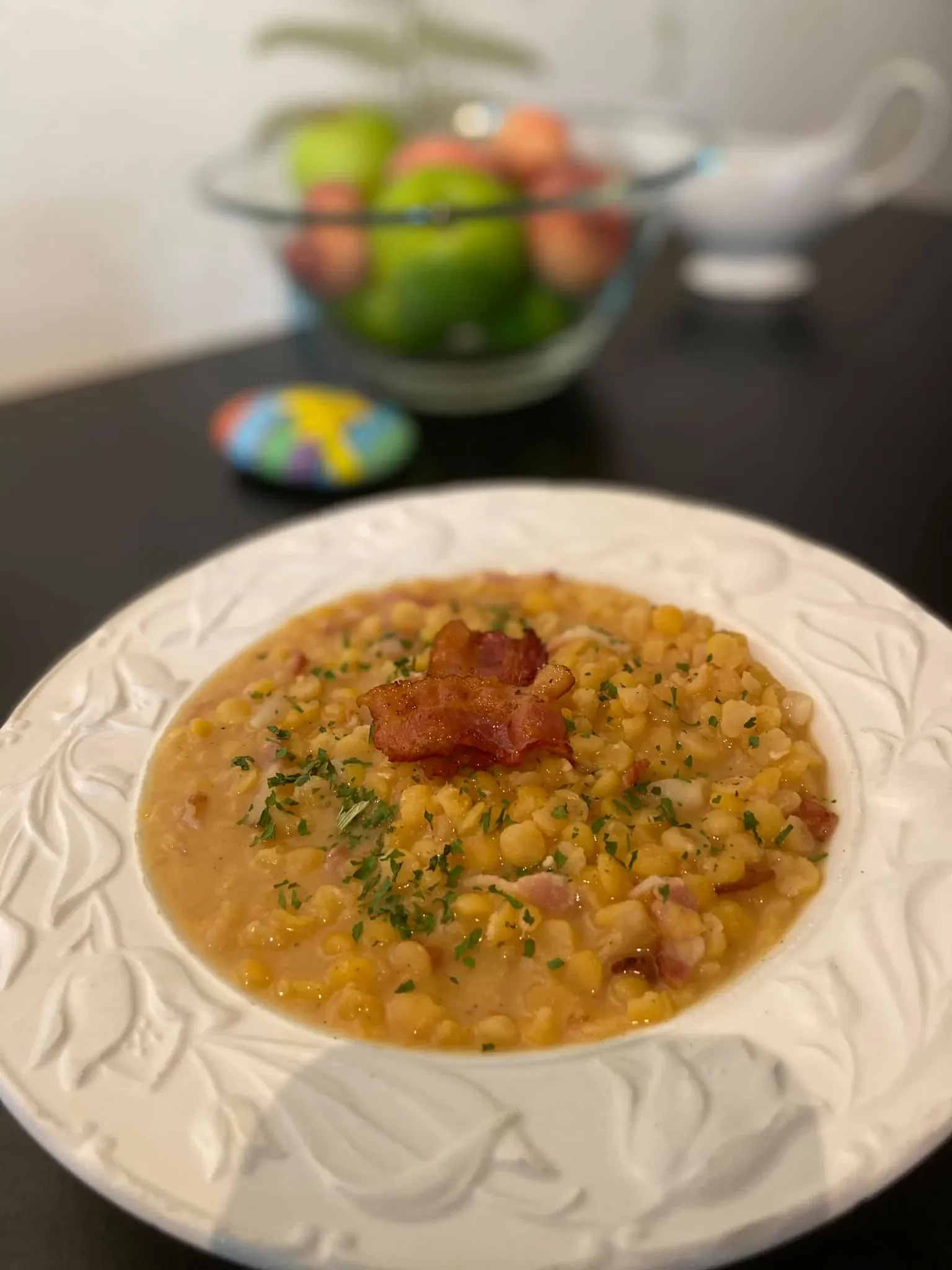 Žirnių košė su rūkyta šonine ir svogūnais 🥓