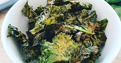 Crispy kale chips in air fryer