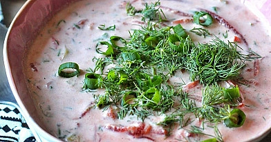 Lithuanian Saltibarsciai - Cold beet soup