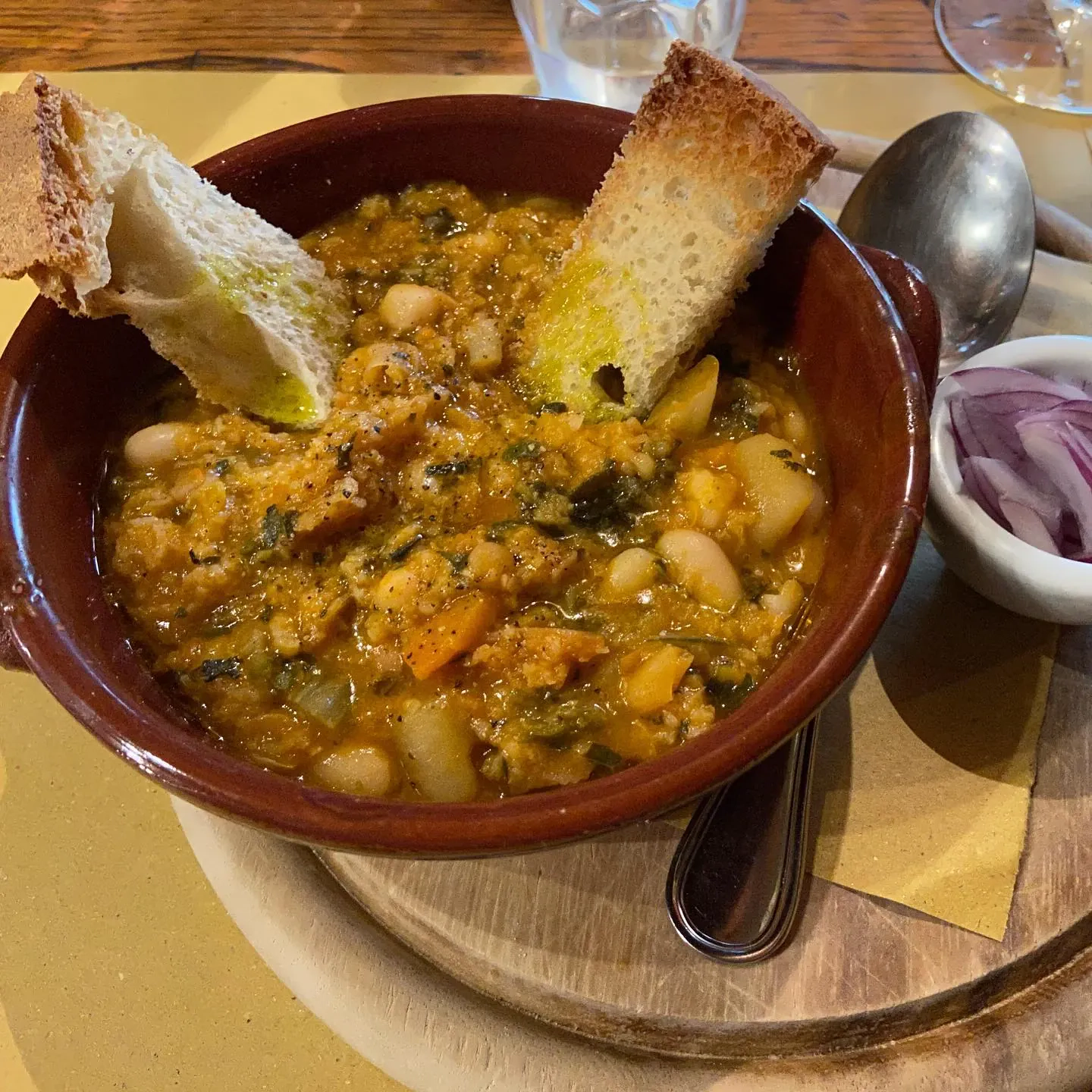 Ribollita – Toskanos duonos ir daržovių sriuba