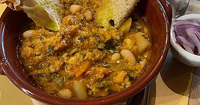 Ribollita – Toskanos duonos ir daržovių sriuba