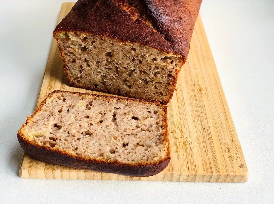 Bananų duona, kepta karšto oro gruzdintuvėje