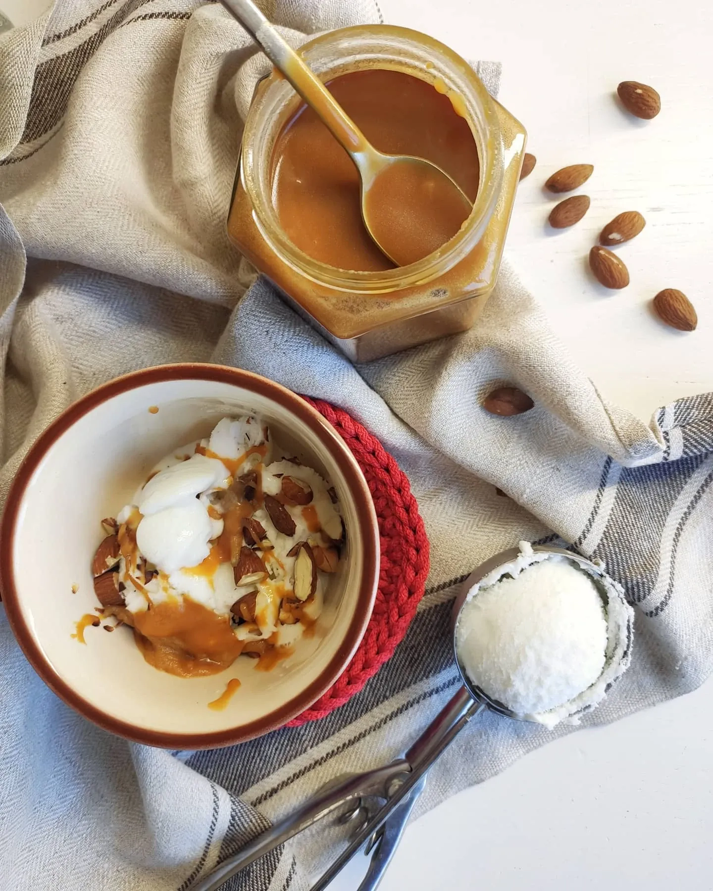 Naminė karamelė su grietine